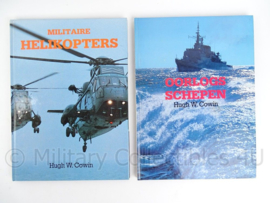 2 naslagwerken ; Militaire helikopters en Oorlogsschepen Hugh W Cowin - origineel