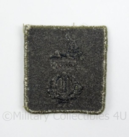 KL Landmacht vaardigheids borst embleem Groepswaardering/Individuele Bekwaamheid - afmeting 4,5 x 5 cm - origineel