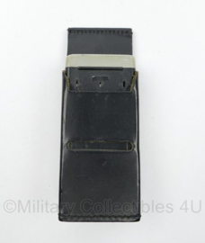 Brandweer Swissphone met lederen houder - 5,5 x 2,5 x 14,5 cm - gebruikt - origineel