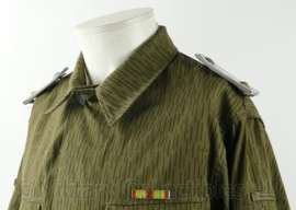 DDR NVA Strichtarn camo uniform jasje met broek - maat K48 - origineel