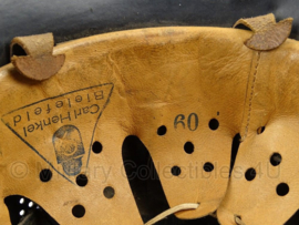 Duitse feuerwehr helm met inslagen  -  THALE STAHL met unieke stempel - maat 60  -  origineel