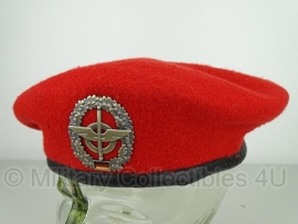 Originele rode baret Bevoorrading (Nachschub) - maat 52 t/m 64  - origineel