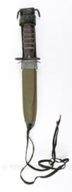 WO2 US M4 Carbine Bajonet voor M1 Carbine met M8a1 schede - maker AERIAL - lengte 31,5 cm - origineel