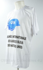 VN UN United Nations Journée Internationale des Casques Bleus des Nations Unies shirt - maat Large - nieuw in verpakking - origineel