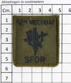 KL Nederlandse leger 42NL MECHBAT SFOR borstembleem - met klittenband - 5 x 5 cm - origineel
