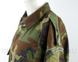 Korps Mariniers Forest camo uniform jas met straatnaam - maatkleding borstomtrek 150 cm en armlengte 59 cm - nieuw - origineel