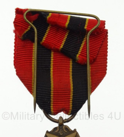 Belgische Leopold medaille -  8 x 4 cm - origineel
