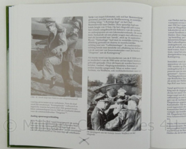 Boek Ede in Wapenrok - met stempel school luchtdoelartillerie commandant - afmeting 22 x 21,5 cm - origineel