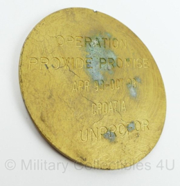 UN VN United Nations metalen insigne operation Provide Promise 1993 Croatia UNPROFOR - 7  cm. diameter - origineel