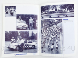 Politie herinneringsboek  Tour de France 1996 - 29,5 x 21 x 0,5 cm - 72 pagina's - origineel