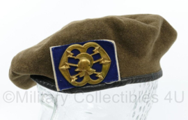 KL Nederlandse leger baret met Verbindingsdienst insigne - vorig model - 53 tm. 60 cm.  - origineel