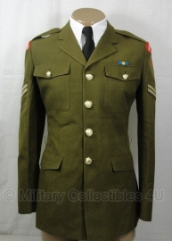 Britse uniform jas groenbruin met insignes  -  origineel