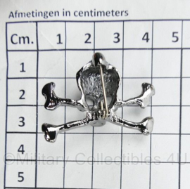 Wo2 Wo1 Duitse schirmmutze doodskop Braunschweich - 4 x 3 cm - replica