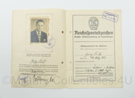 WO2 Duitse oorkonde boekje Flakregiment Deutsches Reichssportabzeichen DRL mit Ehrenurkunde Reichsjugendwettkampf van 1 persoon - 25,5 x 19 cm - origineel
