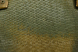 WO2 Britse Largepack rugzak met groene blanko khaki canvas met draagriem 1941 - doorgebruikt door MVO 1955 - origineel