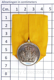 Nederlandse Medaille Voor Trouwe dienst - model 192-1951 - Zilveren versie met W - huidig model - diameter 2,7 cm - origineel