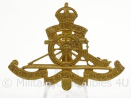 WO2 Britse baret of cap badge Royal Artillery - afmeting 7 x 5 cm - origineel