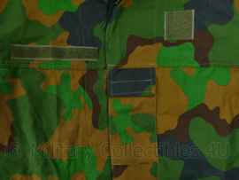 Korps Mariniers nieuwste model met borstzak  jungle camo permetrhrine basis jas - maat 8000/0005 - NIEUW - origineel