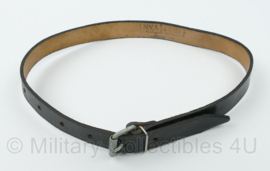 WO2 Duits model etensblik riempje 6  gaatjes - 61 cm lang - origineel naoorlogs