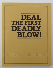 Boek Deal the First Deadly Blow by Paladin Press  Combat training - afmeting 28 x 22 cm - origineel