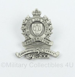 Canadese politie Fredericton Police Celebrating 50 years 1851 2001 speld - 3,5 x 3 cm - origineel