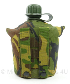 KL Veldfles met RVS beker en Woodland hoes - MOLLE - 750 ml - model voor aan het OPS vest - origineel