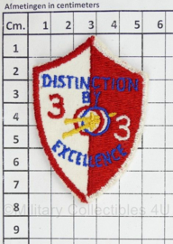Embleem Distinction By excellence 33 - 7,5 x 5 cm - origineel