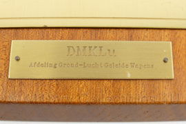 Wandbord DMKLu afdeling grond lucht geleide wapens - 19,5 x 2 x 27,5 cm - origineel