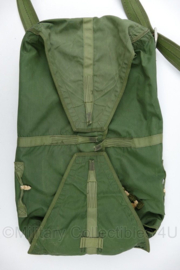 US Army Parachute pack groen - 39 x 59 cm - origineel