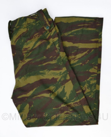Zeldzame Irakese camouflage parachutisten camouflage uniform met broek  Golfoorlog Iraqi army parachutist uniform  - maat Large - origineel