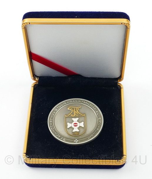 Oostenrijkse leger Fachhochschule Studiengang Militarische Fuhrung coin met doosje - origineel