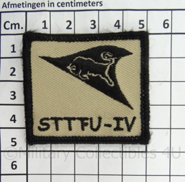 KL Landmacht borst embleem STTFU IV - met klittenband - afmeting 5 x 5 cm - origineel