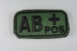 Embleem Bloedgroep AB+ positief - GROEN / ZWART - Klittenband - 3D PVC - 5 x 2,5 cm.