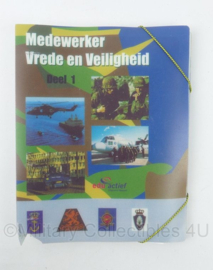 Handboek VEVA Medewerker Vrede en Veiligheid Deel 1 - 25 x 4 x 32 cm - origineel