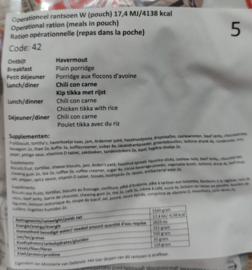 1 doos met 8 zakken Nederlandse leger 24uurs rantsoenen Maaltijd zak 24 Hour Operationeel Rantsoen W (pouch) + OL - 8 verschillende menu's! - +/- 4100 kcal - Best Before December 2026