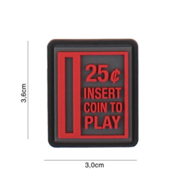 Embleem 3D PVC met klittenband - Insert coin to play rood - 3,6  x 3 cm