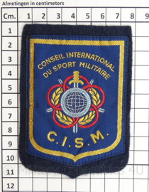 KL Landmacht CISM Conseil International du Sport Militaire embleem - afmeting 7,5 x 11 cm - origineel