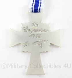 Mutterkreuz in zilver met neklint - replica