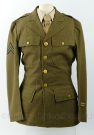 WO2 US Army Corporal Class A jacket 1942 - naam soldaat Thomas F Sheehan - maat 33R = NL maat 43 regular - origineel
