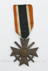 WO2 Duits KVK Kriegsverdienstkreuz 2e klasse met zwaarden medaille  - origineel