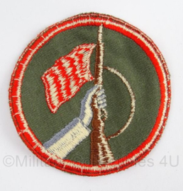 Duitse DDR embleem Kampfgruppen der Arbeiterklasse - doorsnede 7,5 cm - origineel