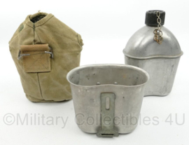WO2 US Army veldfles set - RVS fles uit 1944, RVS beker en khaki hoes - origineel