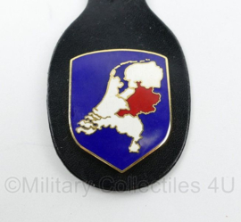 Defensie DT RMC Oost Regionaal Militair Commando Oost borsthanger - 9,5 x 4,5 cm - origineel