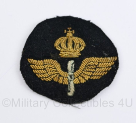 Zweedse luchtmacht vroeg model embleem voor officieren - 5 x 4,5 cm -  origineel