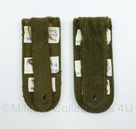 Zeldzame set epauletten van gefreiter en unteroffizier van het Soviet Occupied part of Germany - 11,5 x 5 cm -  origineel