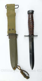 US M4 Carbine bayonet Kiffe Japan met US M8a1 scabbard  - origineel