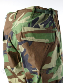 Zeldzaam Korps Mariniers Woodland Forest camo broek met Permethrine Trousers Forest Kmarns Permethrine - huidig model -  nieuw in de verpakking -  maat Small Regular - origineel