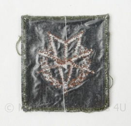 MLV Militaire Lichamelijke Vorming GVT embleem - afmeting 5 x 4½ cm - origineel