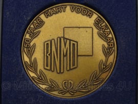 Penning BNMO Nederlandse Militaire oorlogs en dienstslachtoffers 1945-1995 - met doosje  5 x 5 cm - origineel