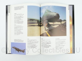 Boek De Wapens in de Golfoorlog - Stephane Ferrard - 16 x 1,5 x 22,5 cm - nieuw - origineel